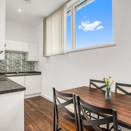 דירות לונדון Stylish Studio By Heathrow Airport מראה חיצוני תמונה