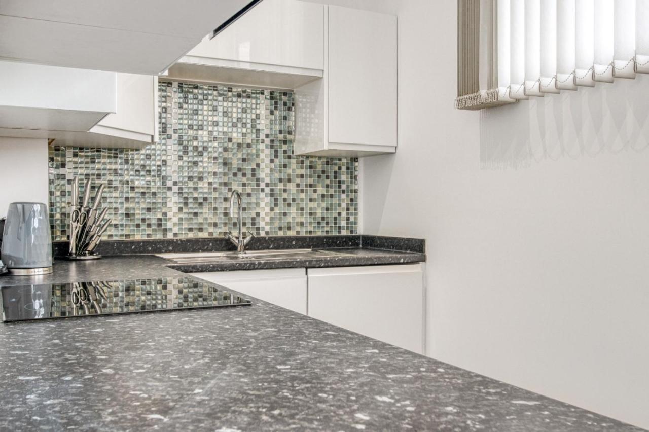 דירות לונדון Stylish Studio By Heathrow Airport מראה חיצוני תמונה