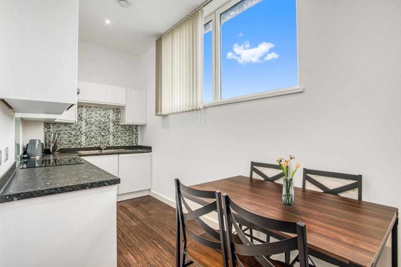 דירות לונדון Stylish Studio By Heathrow Airport מראה חיצוני תמונה